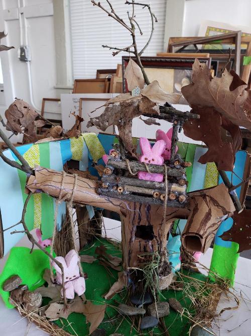 ’’Peep Inn’’ -- Melanie Phillips — 1st Place in Peeples Choice