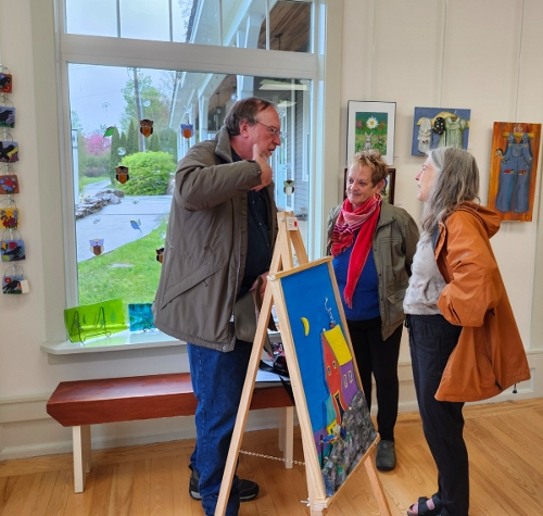 Art is the topic at the reception.